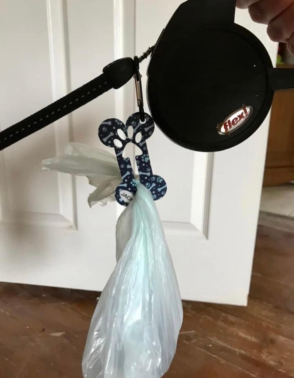 Poo Bag Holder Keyring image 1