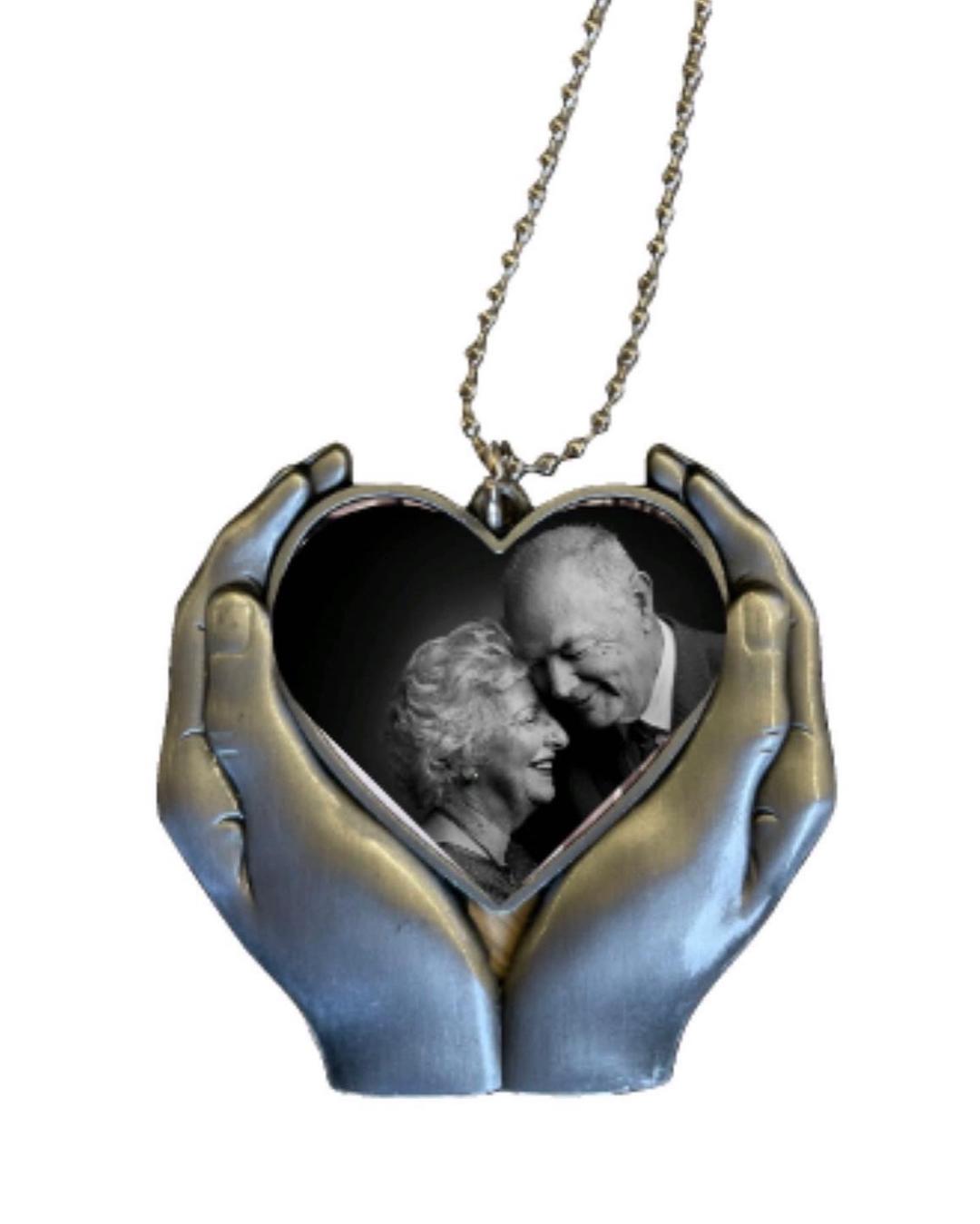 Heart in Hands Memorial image 0